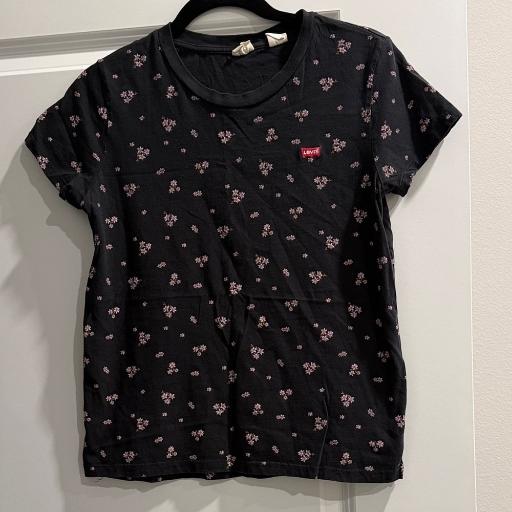 Levi's Black Floral Short Sleeve Tee sz m